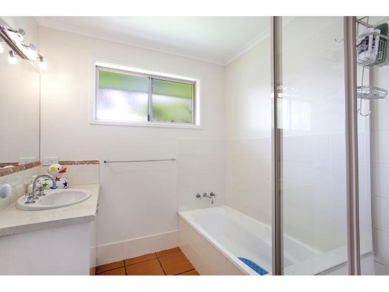 24 Seacove Court, Noosa Waters QLD 4566