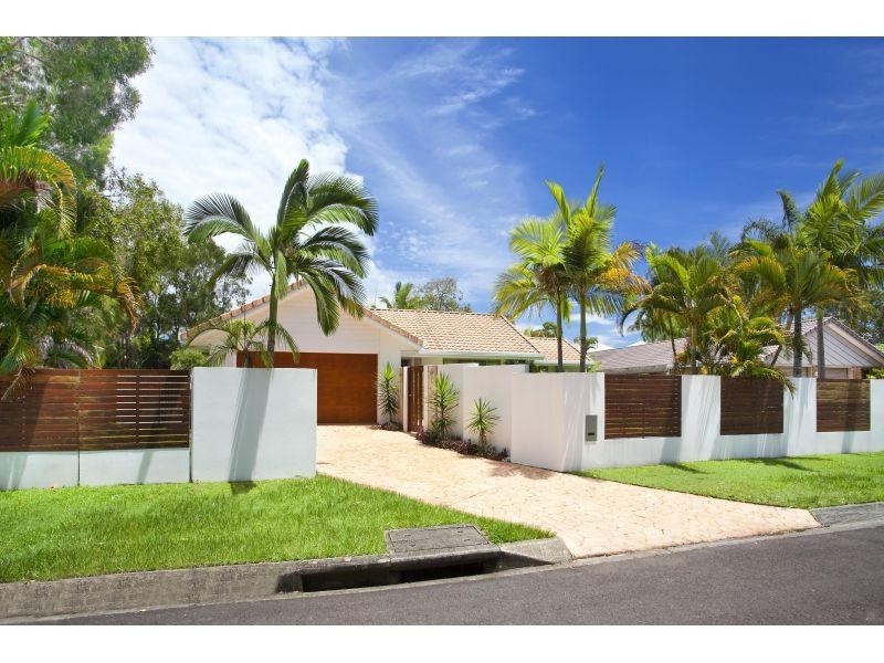 24 Seacove Court, Noosa Waters QLD 4566