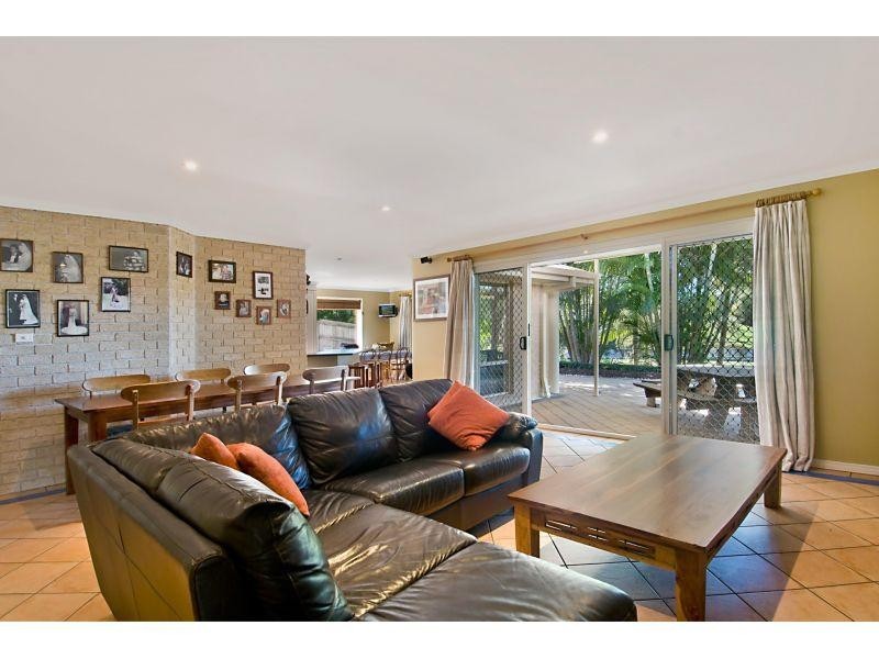 1 Riverbreeze Avenue, Noosa Waters QLD 4566