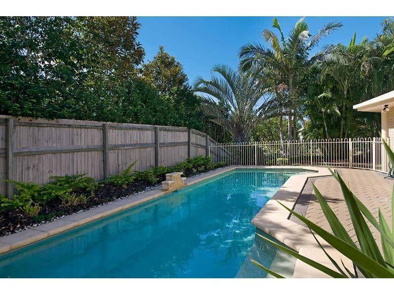 1 Riverbreeze Avenue, Noosa Waters QLD 4566