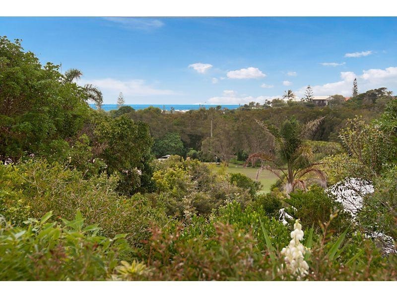 18 Woodland Drive, Peregian Beach QLD 4573