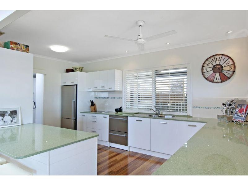 40 Arkana Drive, Noosa Heads QLD 4567