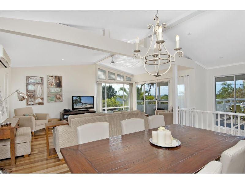 40 Arkana Drive, Noosa Heads QLD 4567