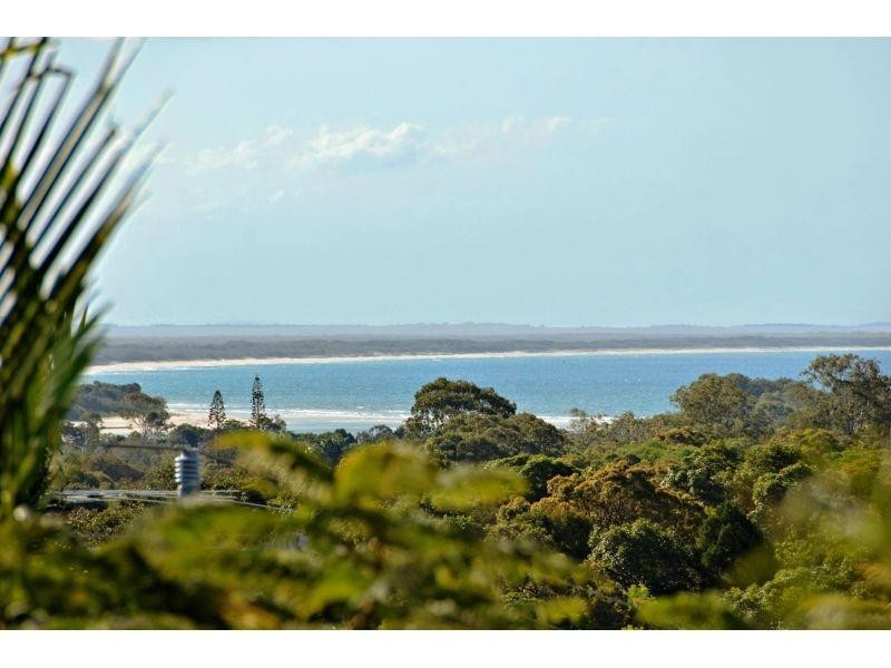 40 Arkana Drive, Noosa Heads QLD 4567