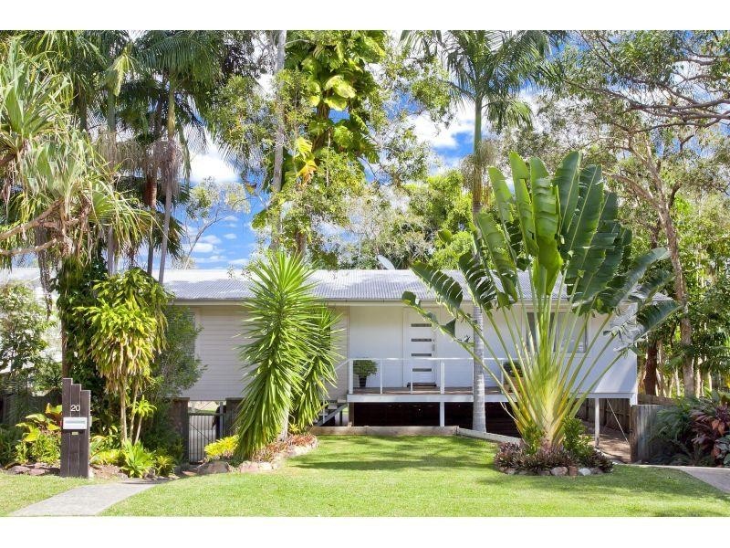 20 Leslie Drive, Noosa Heads QLD 4567