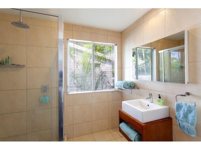 20 Leslie Drive, Noosa Heads QLD 4567