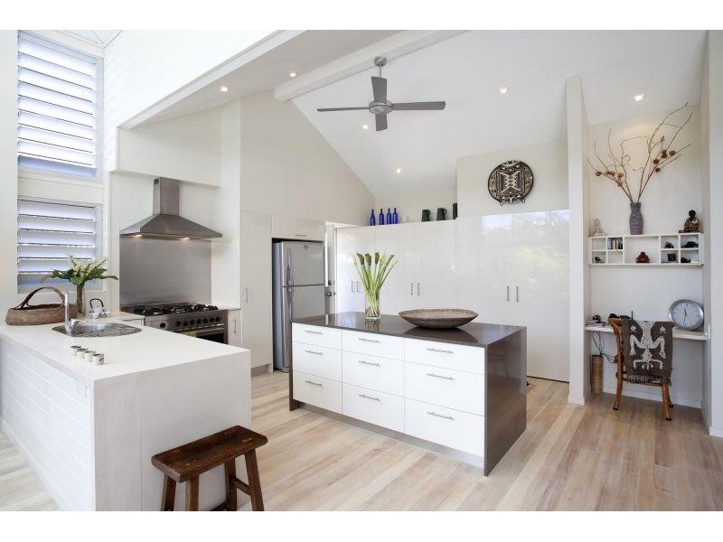 4 Currawong Street, Noosa Heads QLD 4567