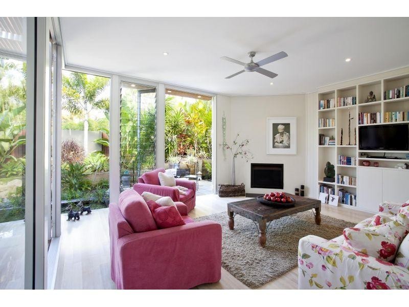 4 Currawong Street, Noosa Heads QLD 4567