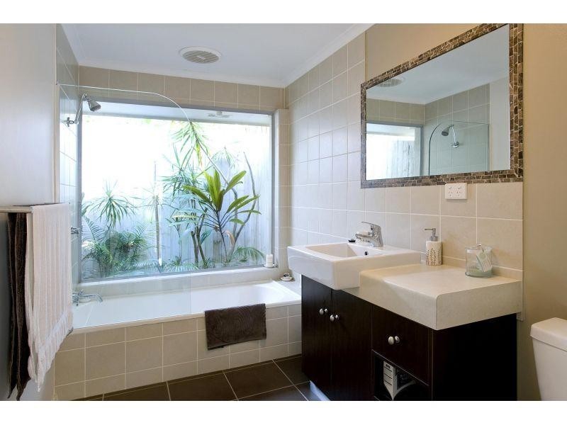 4 Currawong Street, Noosa Heads QLD 4567