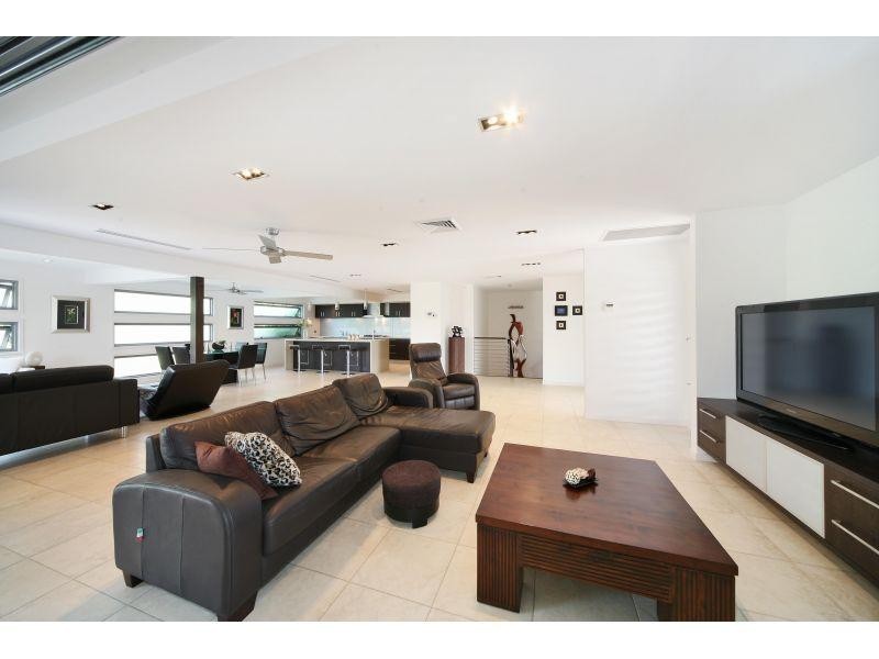 19 Orealla Crescent, Sunrise Beach QLD 4567