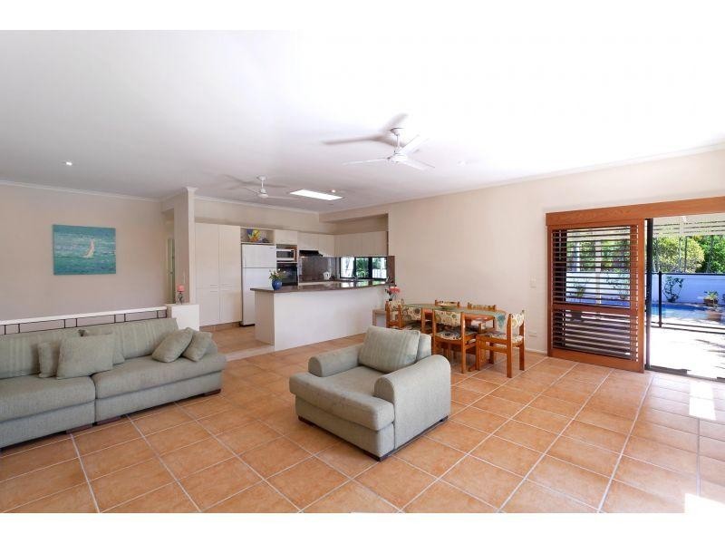 4 Oceanmist Court, Noosa Waters QLD 4566