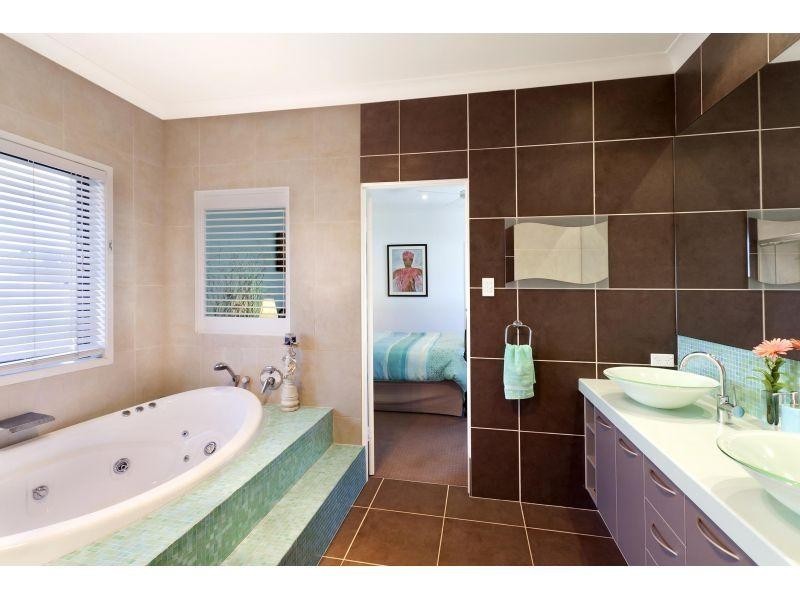 26 Starboard Avenue, Noosaville QLD 4566