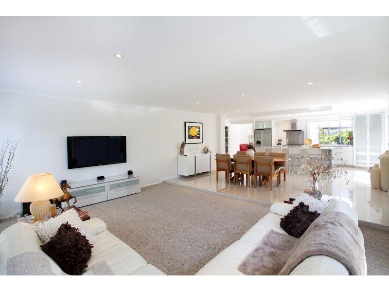 6 Seashell Place, Noosa Waters QLD 4566