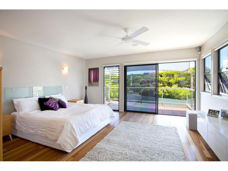 15 Tropicana Rise, Castaways Beach QLD 4567