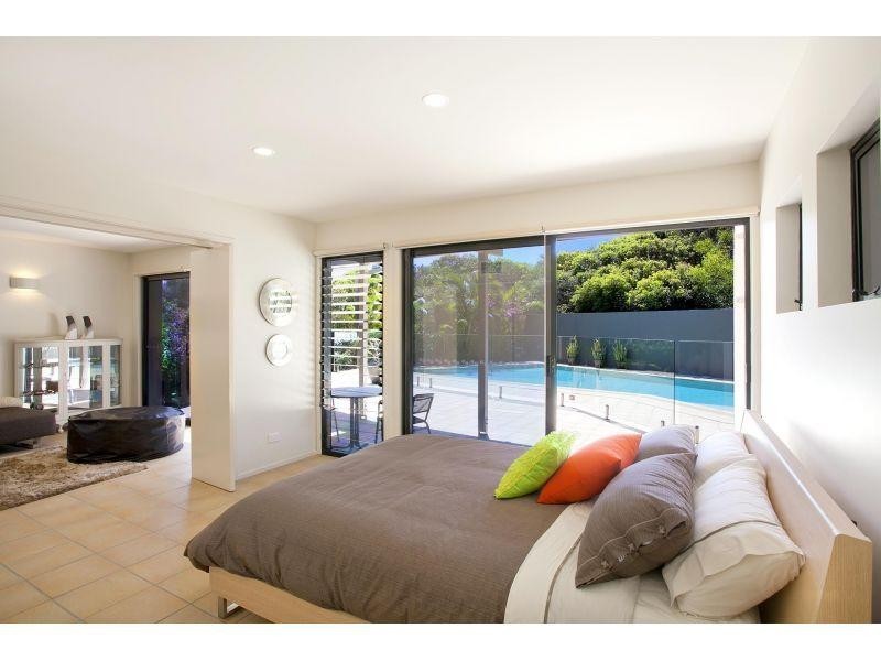 15 Tropicana Rise, Castaways Beach QLD 4567