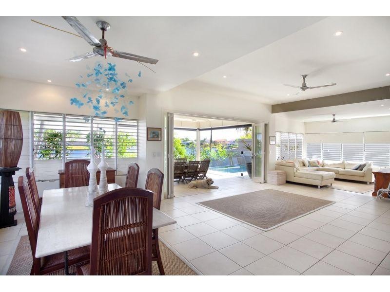 11 Waterside Court, Noosa Waters QLD 4566