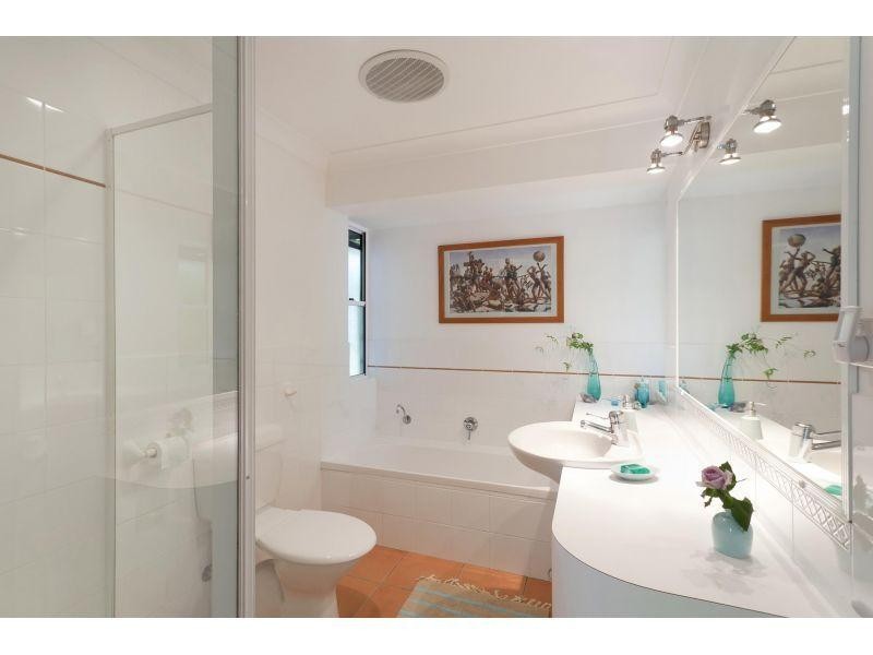 24 Aquamarine Circuit, Noosa Waters QLD 4566