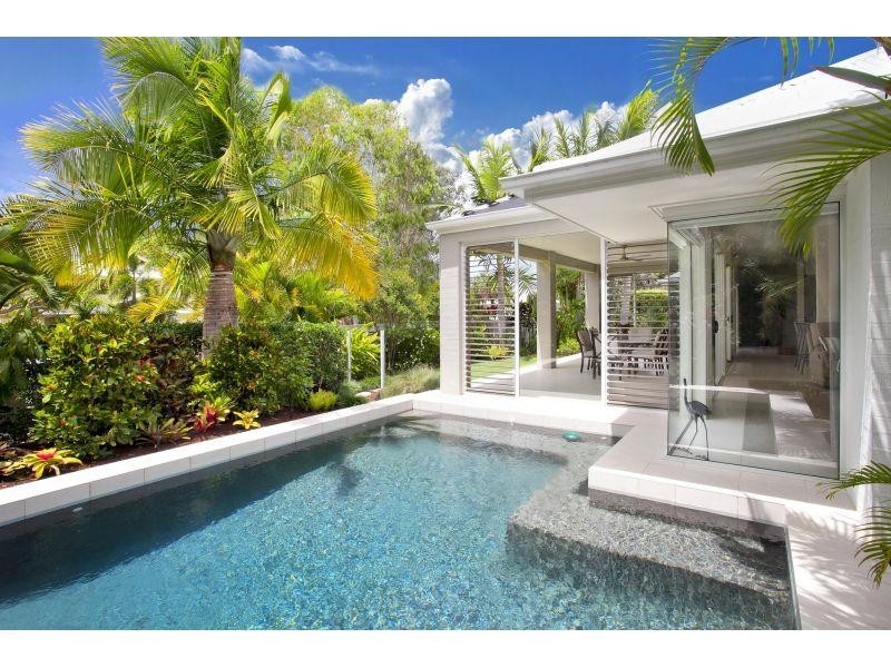 1 Treasure Cove, Noosaville QLD 4566