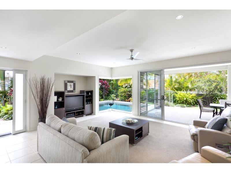 1 Treasure Cove, Noosaville QLD 4566