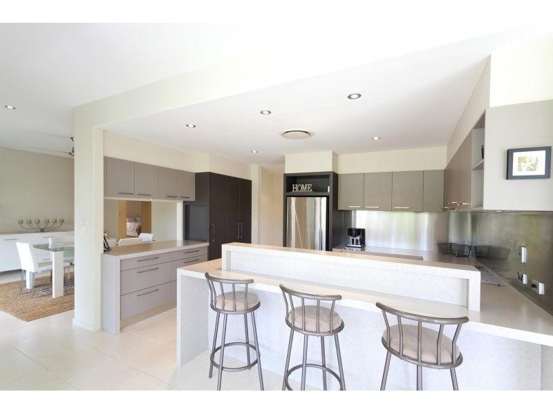 1 Treasure Cove, Noosaville QLD 4566