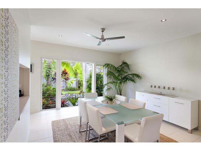 1 Treasure Cove, Noosaville QLD 4566