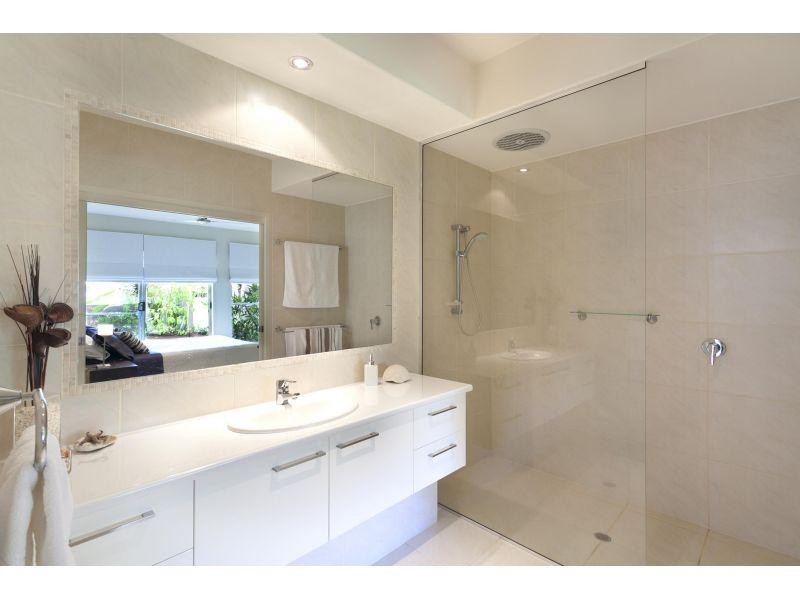 1 Treasure Cove, Noosaville QLD 4566