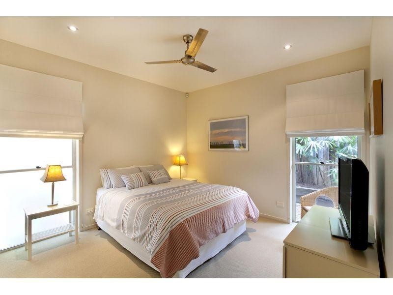 1 Treasure Cove, Noosaville QLD 4566