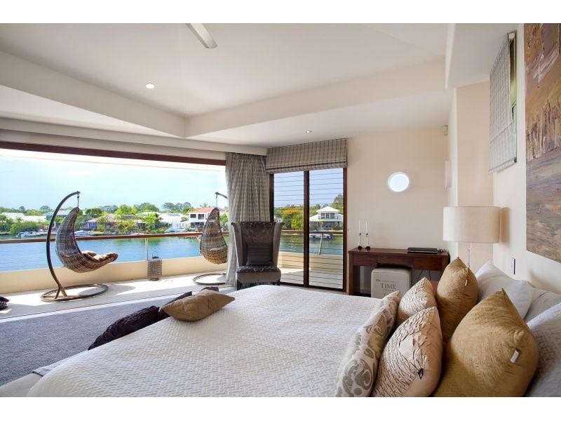 4 Seahorse Place, Noosa Waters QLD 4566