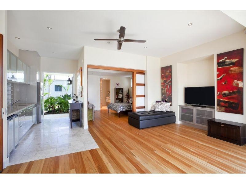 4 Seahorse Place, Noosa Waters QLD 4566