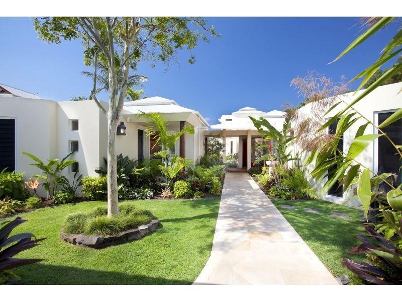 4 Seahorse Place, Noosa Waters QLD 4566