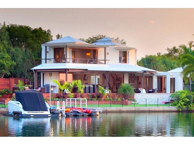 4 Seahorse Place, Noosa Waters QLD 4566