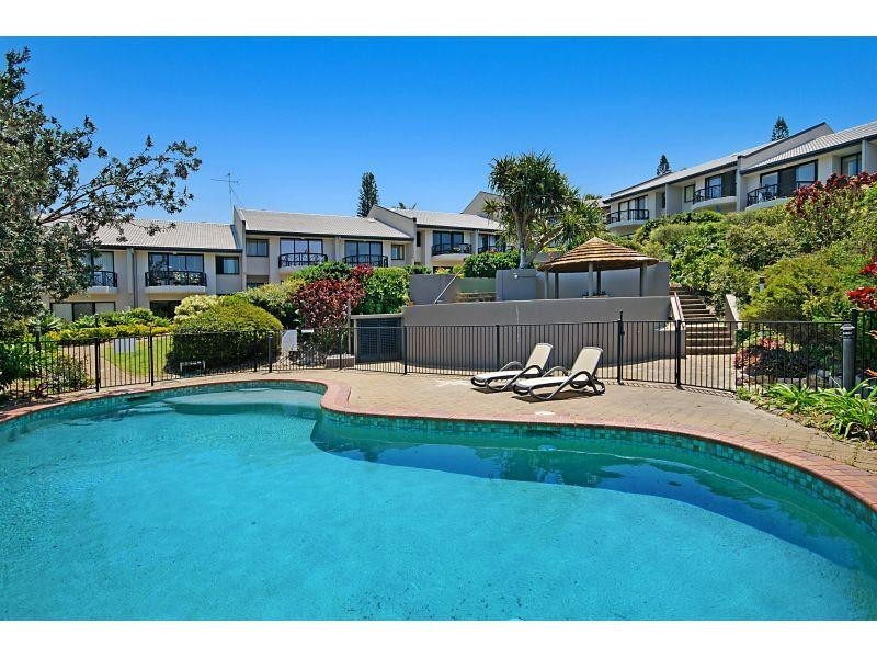 4/2 Orealla Crescent, Sunrise Beach QLD 4567