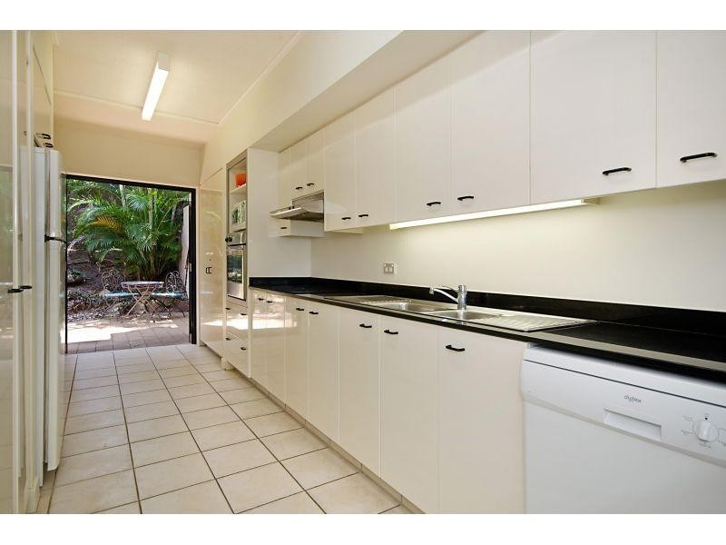 4/2 Orealla Crescent, Sunrise Beach QLD 4567