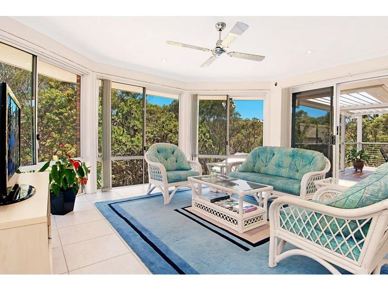 14 Freedom Place, Sunrise Beach QLD 4567