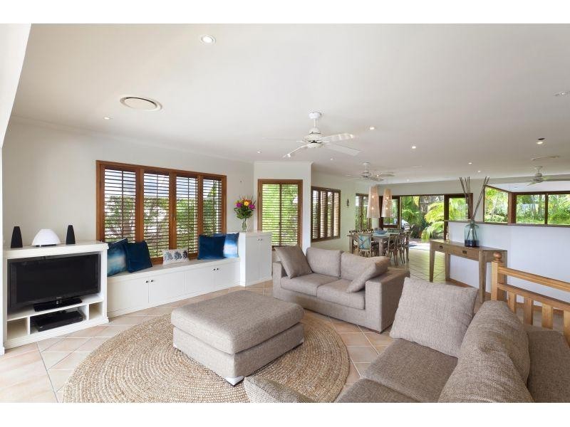 15 Nairana Rest, Noosa Heads QLD 4567