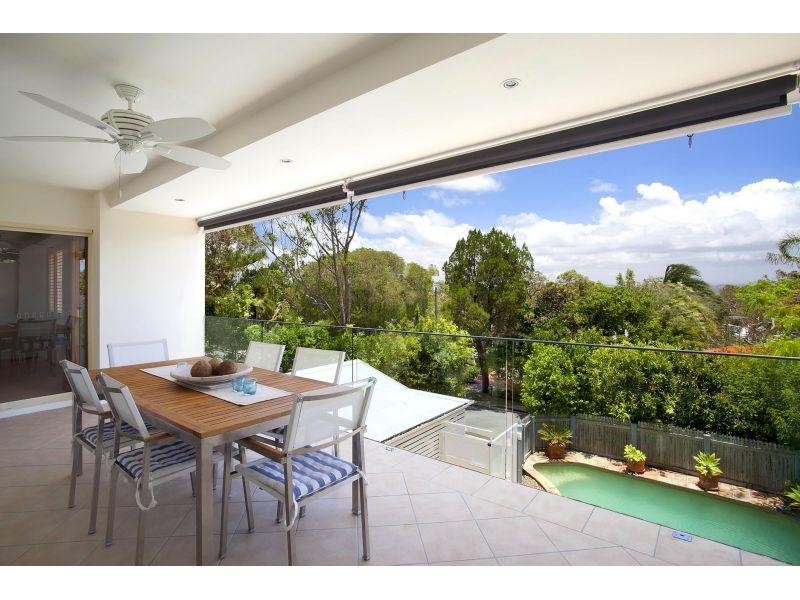 15 Nairana Rest, Noosa Heads QLD 4567