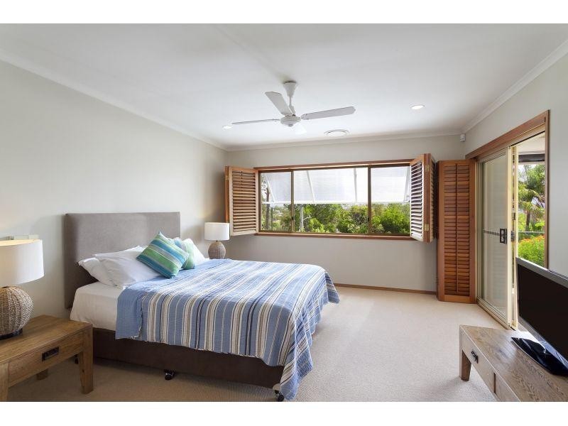 15 Nairana Rest, Noosa Heads QLD 4567