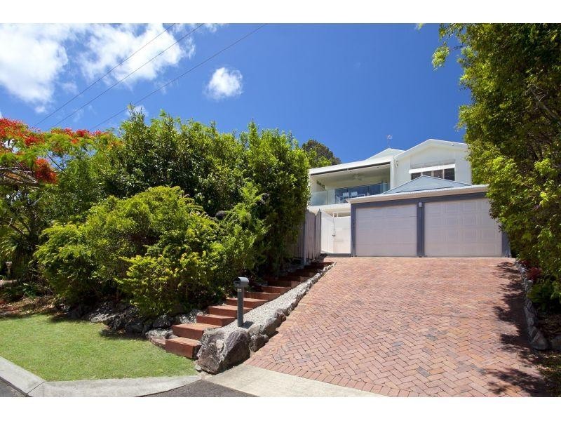 15 Nairana Rest, Noosa Heads QLD 4567