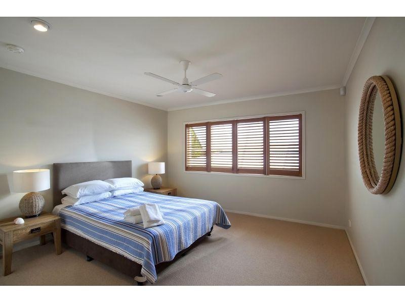 15 Nairana Rest, Noosa Heads QLD 4567