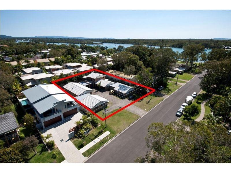11 Robert Street, Noosaville QLD 4566