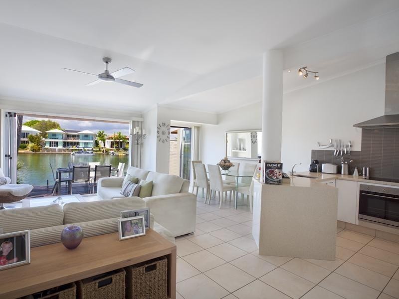 4/5 Sunseeker Close, Noosaville QLD 4566