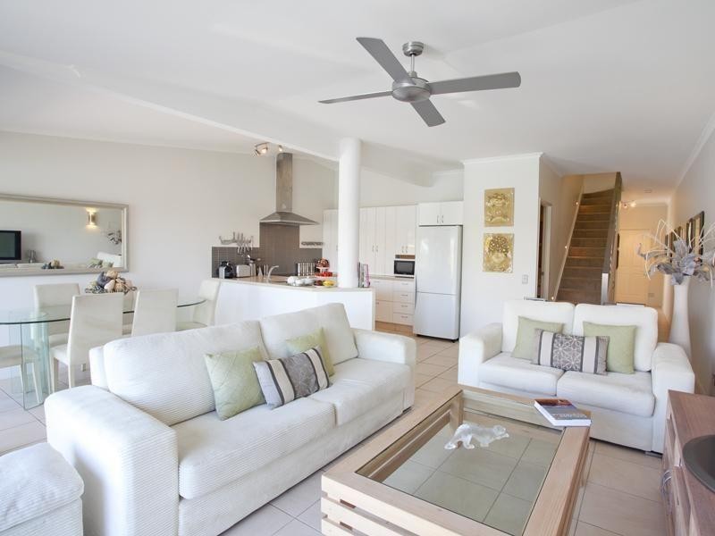 4/5 Sunseeker Close, Noosaville QLD 4566