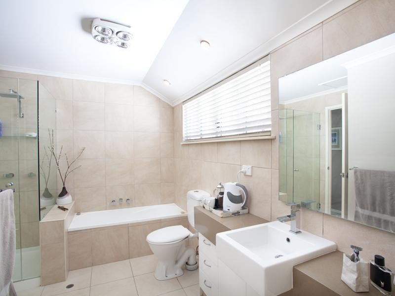 4/5 Sunseeker Close, Noosaville QLD 4566