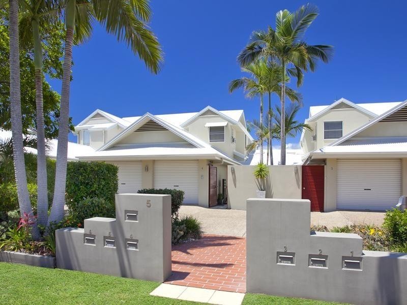 4/5 Sunseeker Close, Noosaville QLD 4566