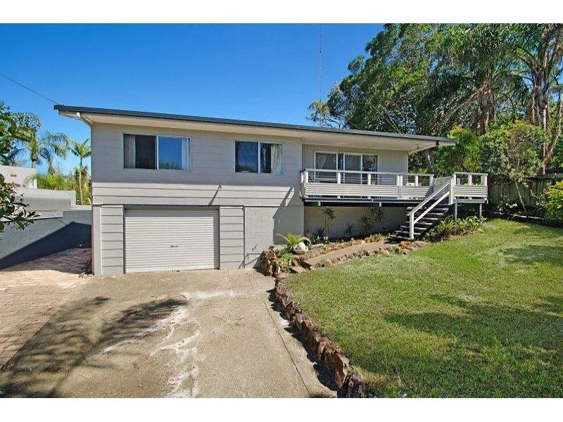 2 Cooloosa Street, Sunshine Beach QLD 4567