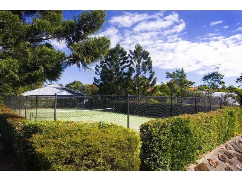 12 Tangmere Court, Noosa Heads QLD 4567