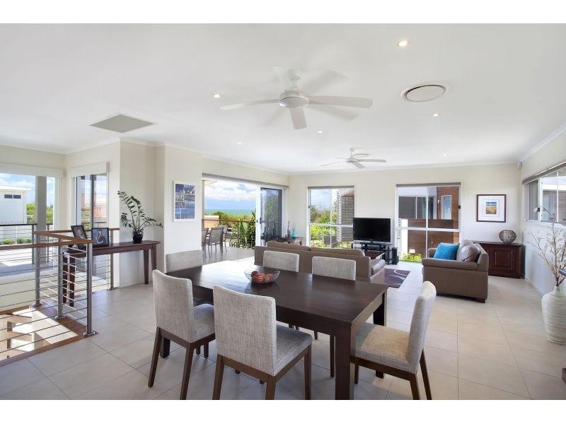10 Antipodes Close, Castaways Beach QLD 4567