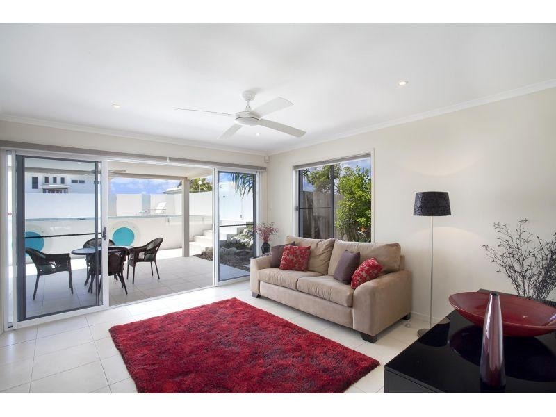 10 Antipodes Close, Castaways Beach QLD 4567