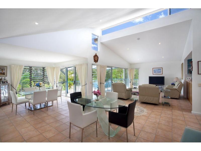 8 Tangmere Court, Noosa Heads QLD 4567