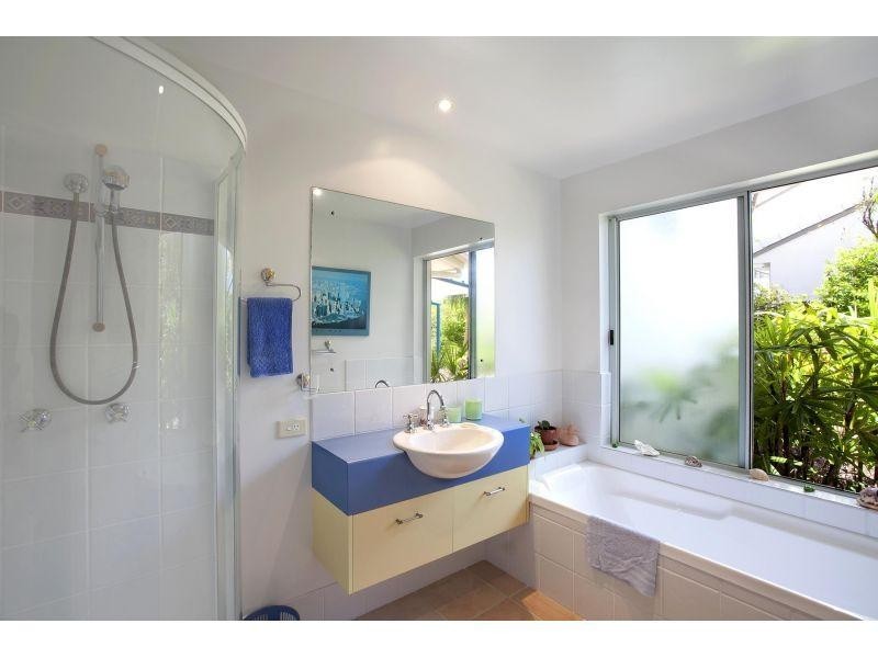 8 Tangmere Court, Noosa Heads QLD 4567